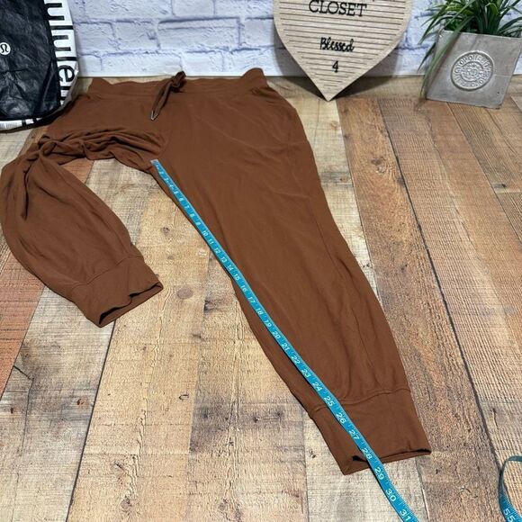 Lululemon Ready to Rulu High-Rise Jogger
Roasted Brown
Size 14 - Picture 9 of 15
